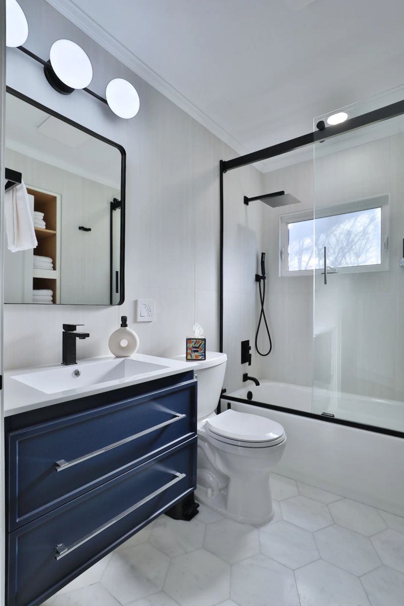 A Crisp Blue and White Bathroom